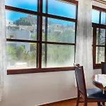 μονοκατοικία με θέα τη χώρα Skyros