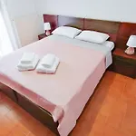 Appartement μονοκατοικία με θέα τη χώρα Skyros