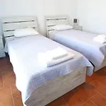 Appartement μονοκατοικία με θέα τη χώρα *