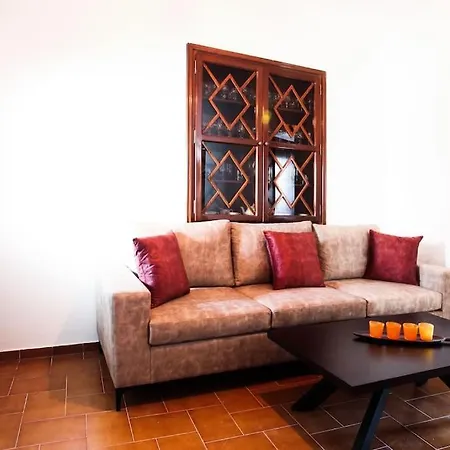 Apartment μονοκατοικία με θέα τη χώρα *