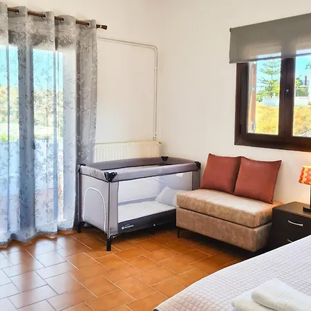 Apartamento μονοκατοικία με θέα τη χώρα Skyros