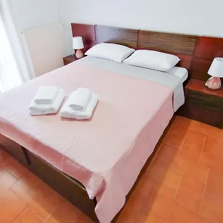 Apartment μονοκατοικία με θέα τη χώρα Skyros